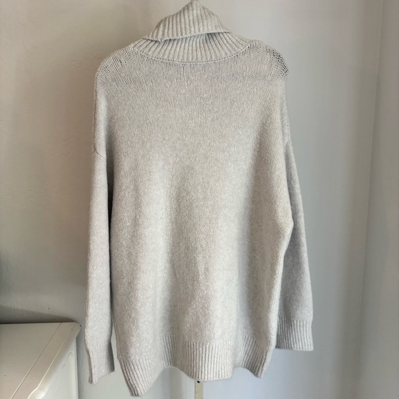 Zara Oversized Fuzzy Turtleneck Sweater in Silver/Pale Gray, Small - Picture 2 of 7